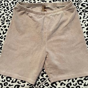 Skims outdoor biker shorts in great condition!